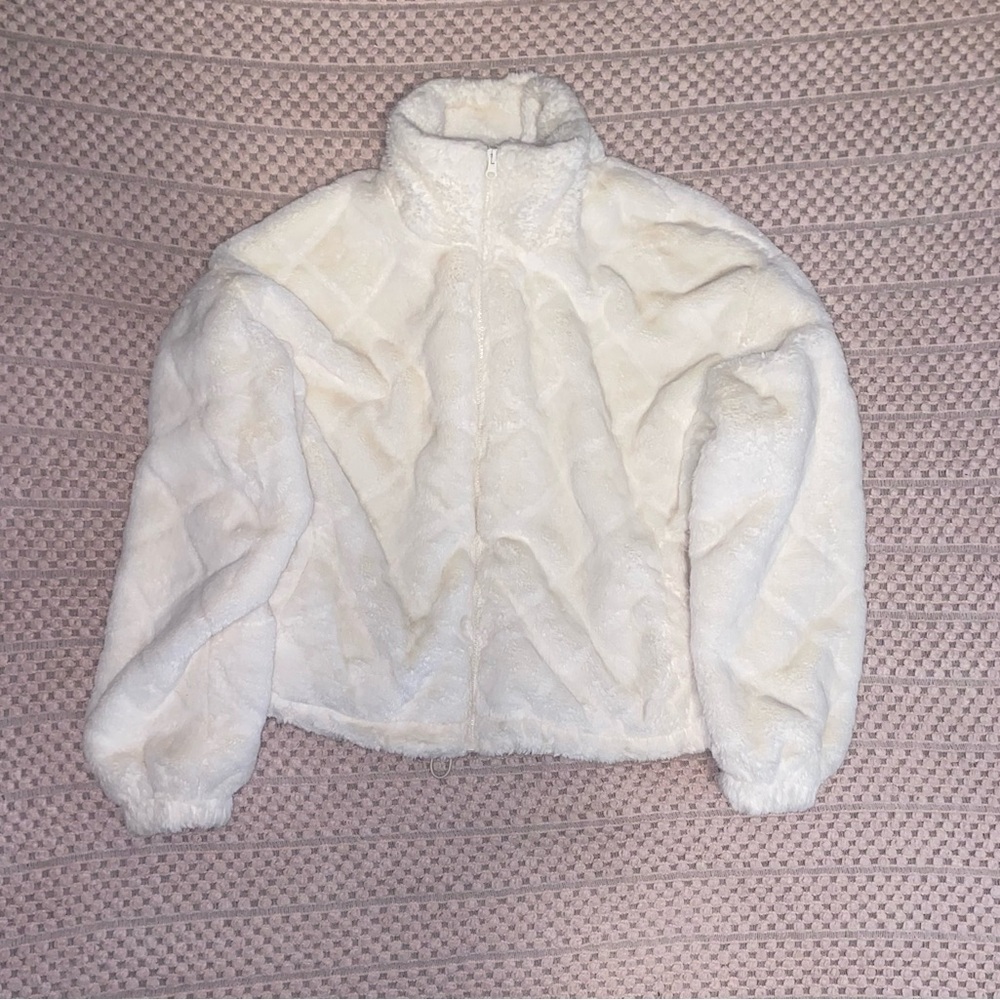 Cali1850 Cozy Furry White Fleece Jacket
